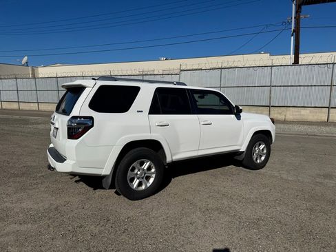 Used 2015 Toyota 4Runner SR5 image 3