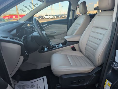 Used 2019 Ford Escape SEL image 8