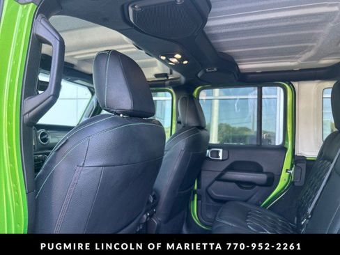 Used 2019 Jeep Wrangler Unlimited Sahara w/ Uconnect 4C Nav & Sound Group AWD/4WD image 4