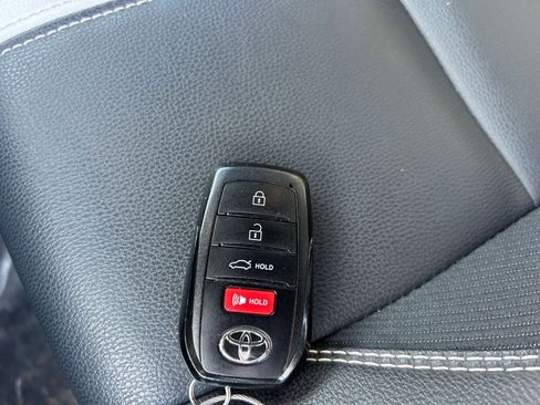 Used 2025 Toyota Camry SE image 22