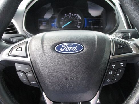 Used 2024 Ford Edge SEL w/ Convenience Package AWD/4WD image 16
