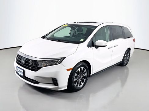 Certified 2024 Honda Odyssey EX-L image 3