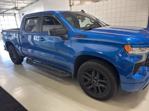 Used 2022 Chevrolet Silverado 1500 RST w/ Convenience Package II AWD/4WD image 3