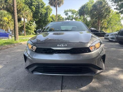 Used 2023 Kia Forte LXS FWD image 3