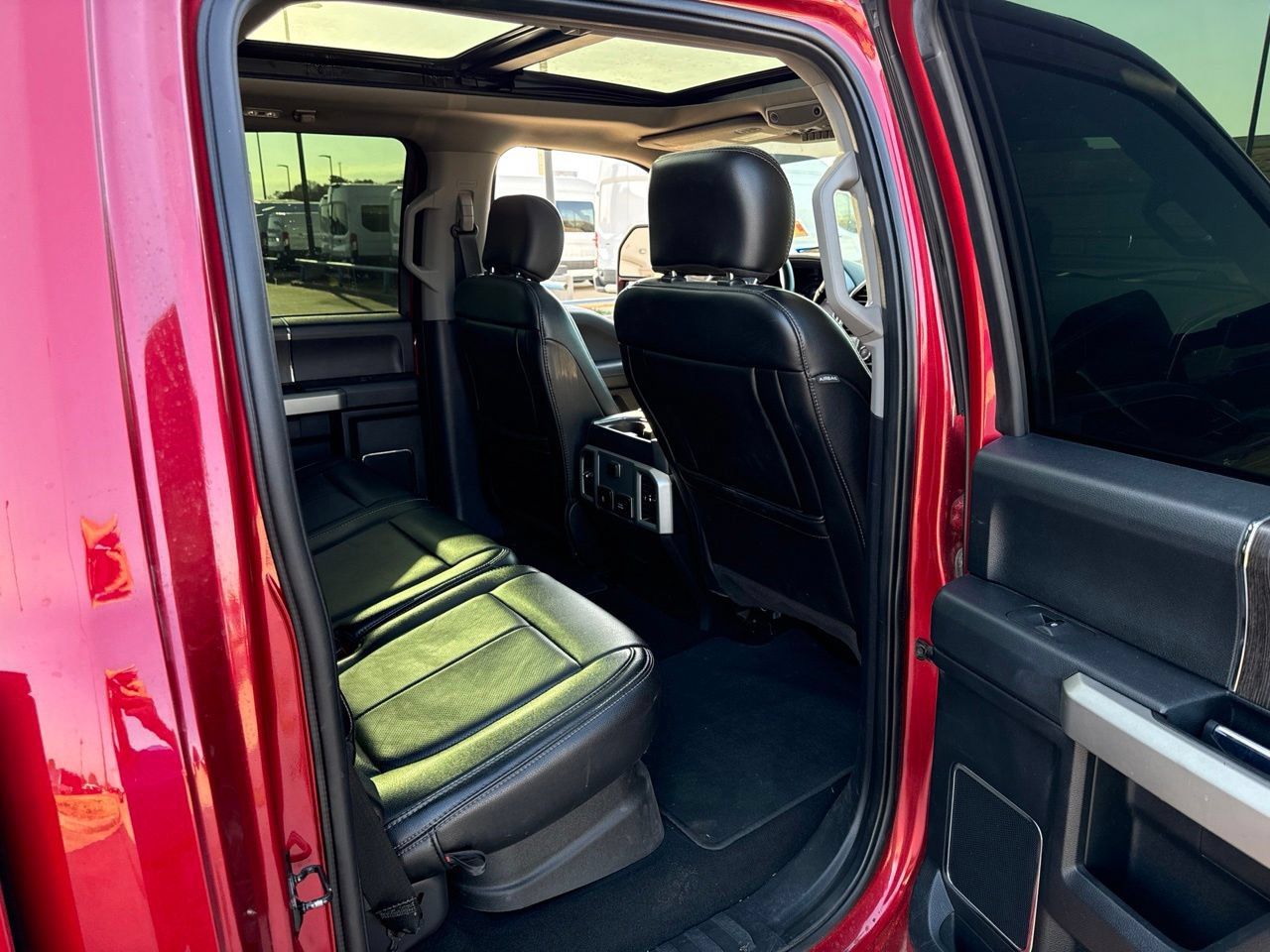 Used 2020 Ford F450 Lariat w/ Lariat Ultimate Package AWD/4WD image 11