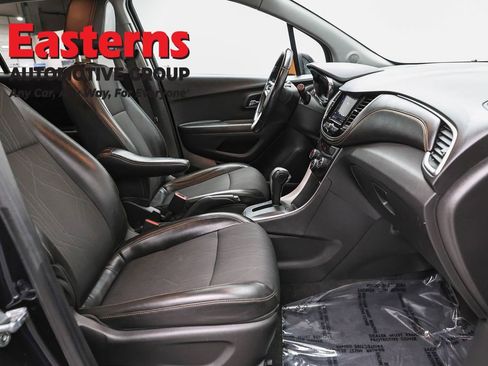 Used 2021 Chevrolet Trax LT w/ Driver Confidence Package image 24