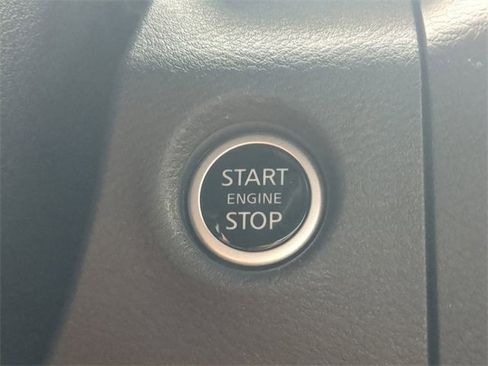 Used 2024 Nissan Frontier Pro-X image 15