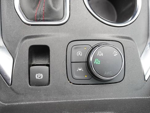 Certified 2023 Chevrolet Traverse RS image 32