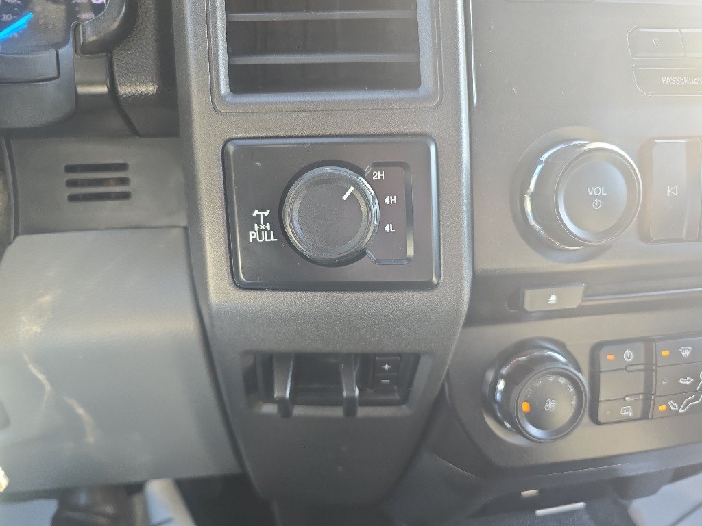 Used 2017 Ford F250 XL w/ Power Equipment Group AWD/4WD image 32