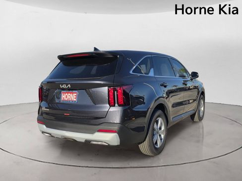 New 2026 Kia Sorento LX FWD image 4