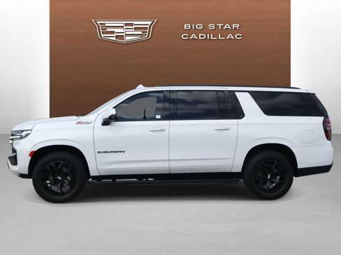Used 2022 Chevrolet Suburban Z71 w/ Luxury Package image 2