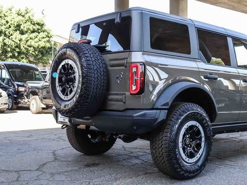 New 2026 Ford Bronco Badlands image 9