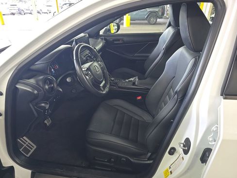 Used 2024 Lexus IS 500 RWD image 7