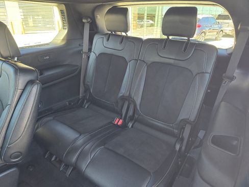 Used 2023 Jeep Grand Cherokee L Altitude image 10