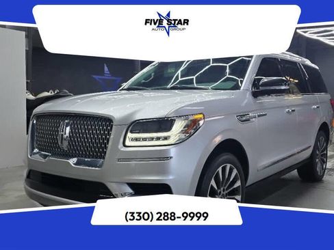 Used 2019 Lincoln Navigator Select image 1