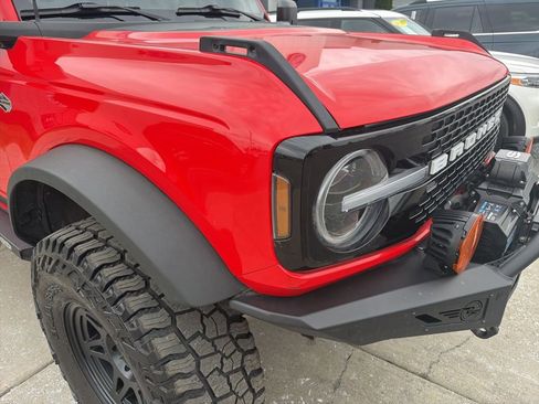 Used 2022 Ford Bronco Wildtrak image 17