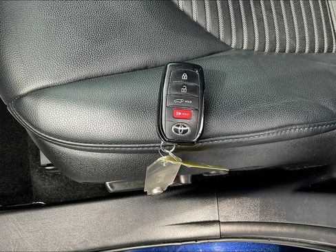 Used 2024 Toyota Highlander XSE image 11