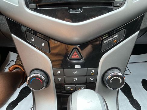 Used 2013 Chevrolet Cruze LT FWD image 23