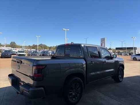 Certified 2025 Nissan Frontier SV w/ SV Convenience Package image 4