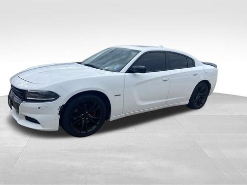Used 2016 Dodge Charger R/T w/ Plus Group RWD image 25