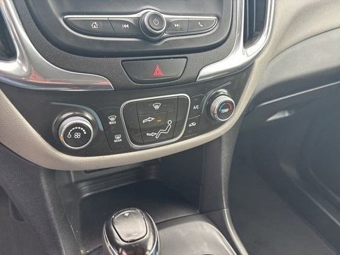 Used 2020 Chevrolet Equinox LS AWD/4WD image 24