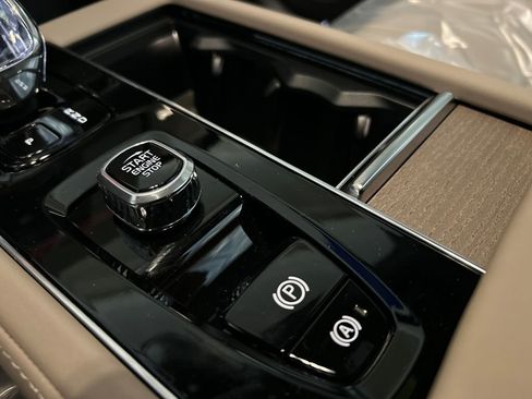 New 2026 Volvo XC90 B6 Plus w/ Protection Package Premier image 20