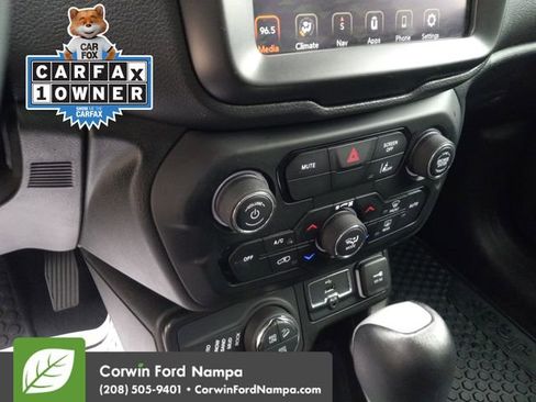 Used 2023 Jeep Renegade Trailhawk image 17