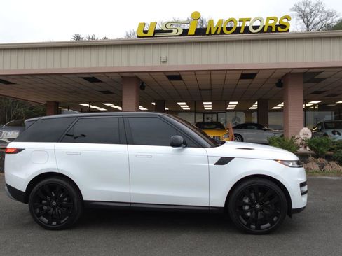 Used 2017 Land Rover Range Rover Sport HSE AWD/4WD image 2