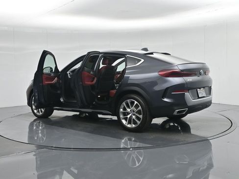 Used 2022 BMW X6 xDrive40i w/ Executive Package image 36