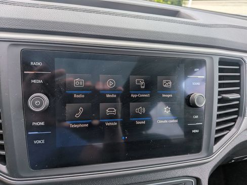 Used 2020 Volkswagen Atlas Cross Sport SE w/ Panoramic Sunroof Package AWD/4WD image 23