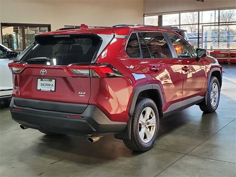 Used 2021 Toyota RAV4 XLE image 4