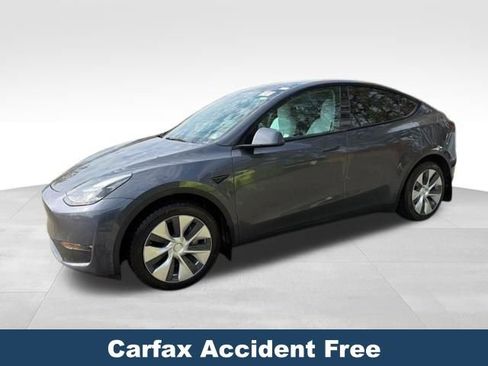 Used 2023 Tesla Model Y Long Range image 2