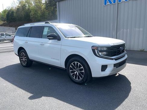 Certified 2025 Ford Expedition Platinum AWD/4WD image 4