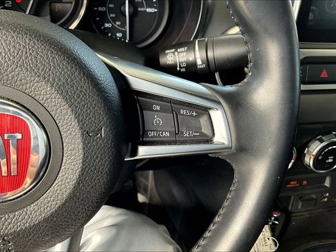 Used 2018 FIAT 124 Spider Classica w/ Technology Group image 20