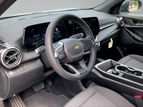 New 2026 Chevrolet Equinox LT w/ Safety and Technology Package FWD image 7