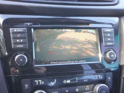 Used 2019 Nissan Rogue SV image 22