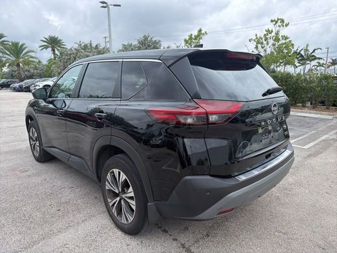 Certified 2023 Nissan Rogue SV FWD image 3