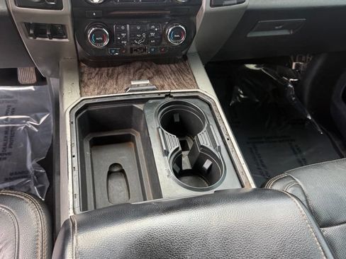 Used 2018 Ford F250 Lariat w/ Lariat Value Package AWD/4WD image 16
