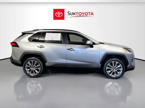 Used 2022 Toyota RAV4 Limited image 2