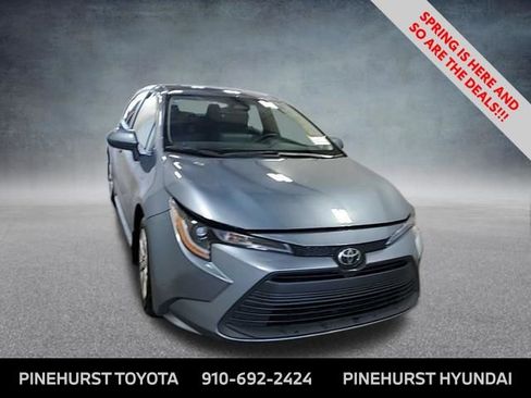 Used 2025 Toyota Corolla LE image 1