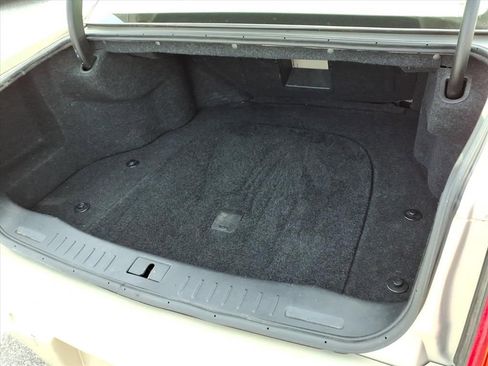 Used 2009 Cadillac DTS Base image 14