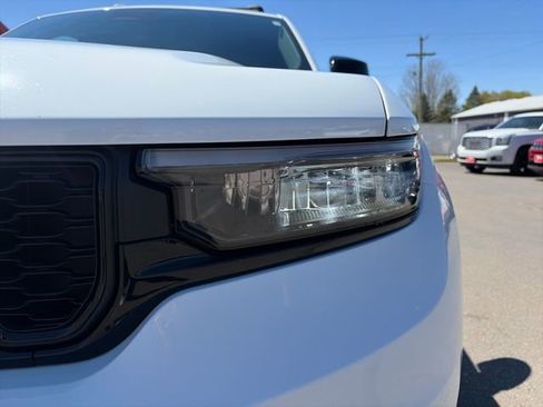 Used 2023 Jeep Grand Cherokee L Laredo AWD/4WD image 19