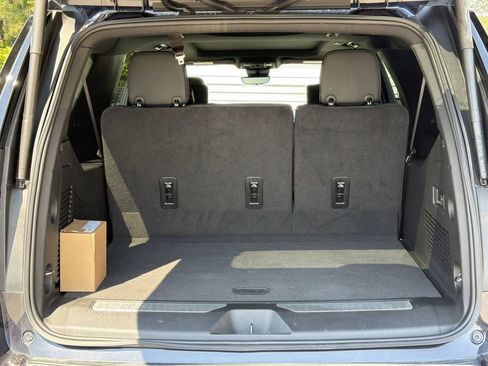 Used 2025 Chevrolet Suburban Premier AWD/4WD image 19