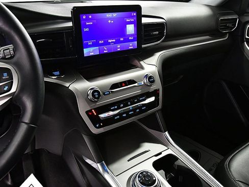 Used 2023 Ford Explorer XLT w/ Equipment Group 202A image 23