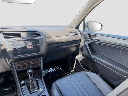 Used 2023 Volkswagen Tiguan SE image 21