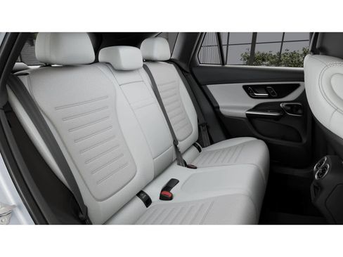 New 2025 Mercedes-Benz GLC 350e 4MATIC image 5