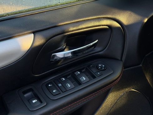Used 2019 Dodge Grand Caravan GT image 12