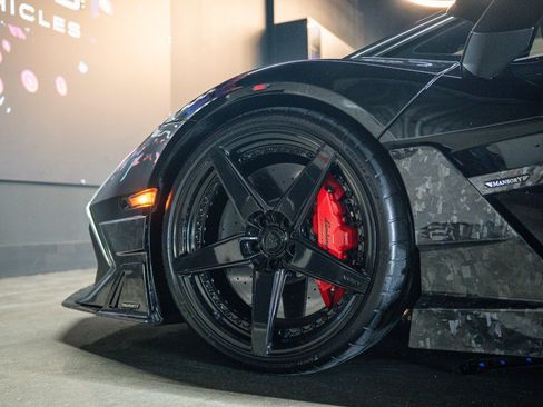 Used 2024 Lamborghini Revuelto AWD/4WD image 17