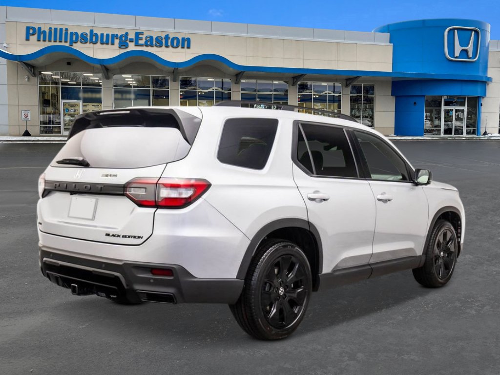 New 2026 Honda Pilot Black Edition image 5