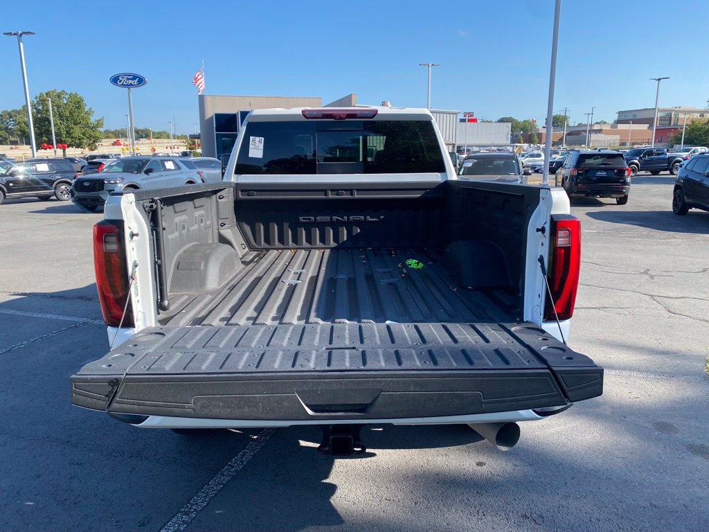 Used 2024 GMC Sierra 2500 Denali Ultimate w/ Max Trailering Package AWD/4WD image 9